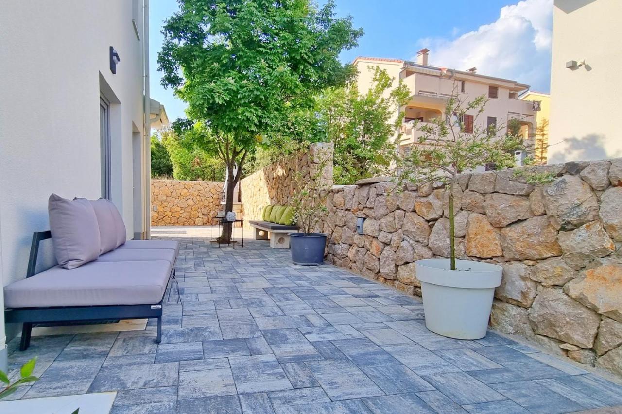 Luxury Apartment Viktorija With Private Pool Čižići Bagian luar foto